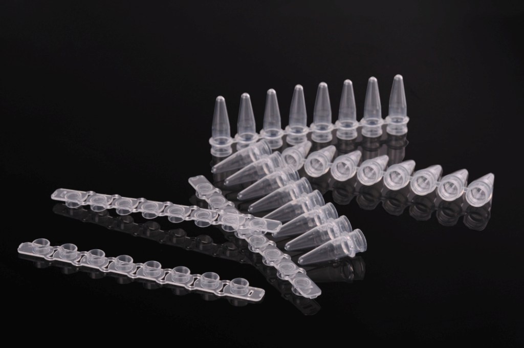 0.2ml 八联排管，平盖透明（KG2531）